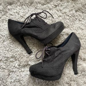 Black laced heels
